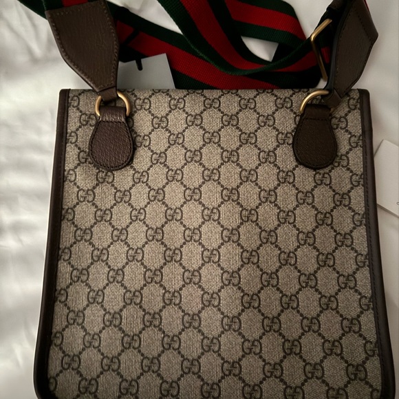 Authentic GUCCI Crossbody Bag. New with GUCCI cloth bag and tag. For Men/ Women. - Picture 3 of 4